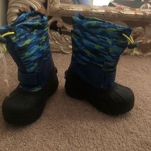 kids Columbia snow boots